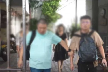 காவல்துறையினரால் அதிரடியாக கைது செய்யப்பட்ட சீன பிரஜைகள்