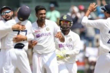 இந்திய அணி அபார வெற்றி - 317 ரன்கள் வித்தியாசத்தில் இங்கிலாந்தை வீழ்த்தியது