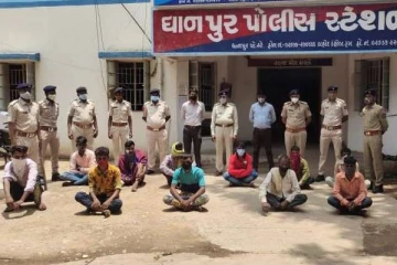 திருமணமான 23 வயது பெண்ணை நிர்வாணப்படுத்தி ஊர்வலமாக சென்ற குடும்பத்தார்! அதிர்வலையை கிளப்பிய வீடியோ காட்சி