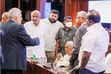 சுமந்திரன் - சம்பந்தன் ஜனாதிபதியுடன் தனியாக சந்திப்பு: தமிழ் கட்சிகளுக்குள் வெடித்தது பிளவு