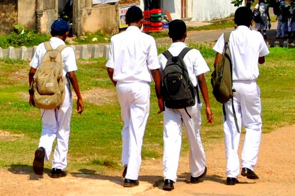 பாடசாலை மாணவர்கள் தொடர்பில் வெளியான அதிர்ச்சி தகவல் | Increasing Smoking Habit Among School Students பாடசாலை மாணவர்கள் தொடர்பில் வெளியான அதிர்ச்சி தகவல் | Increasing Smoking Habit Among School Students