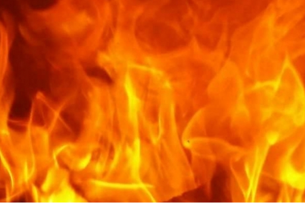 லயன் குடியிருப்பில் 4 வீடுகள் தீக்கிரை | Sudden Fire Accident In Lion Residence