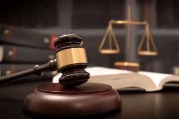 இளம்பெண்களை கூண்டுக்குள் அடைத்துவைத்த சுவிஸ் தம்பதி