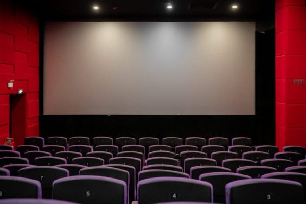 படம் பார்க்க ஆளில்லை.. தியேட்டர்கள் அடுத்த 10 நாட்கள் மூடல்! சினிமா துறையினர் அதிர்ச்சி | Telangana Theaters To Be Closed For 10 Days