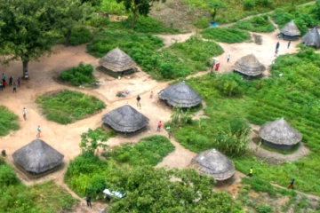 அகதிகள் முகாமில் மின்னல் தாக்கி 14 பேர் பலி