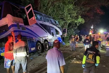 தாய்லாந்தில் இரண்டாக பிளந்த பேருந்து: விபத்துக்குள்ளான 14 பேர் பலி