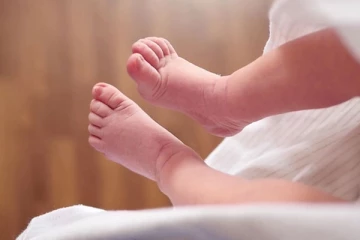 கேட்டது கிடைக்கவில்லை... பிஞ்சு குழந்தையை உயிருடன் புதைத்த திருநங்கை