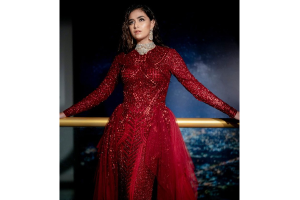 ஹாலிவுட் ஹீரோயினாக மாறிய நடிகை கீர்த்தி சுரேஷ்.. இணையத்தில் செம வைரல் | Keerthy Suresh Latest Pic Look Hollywood Heroine