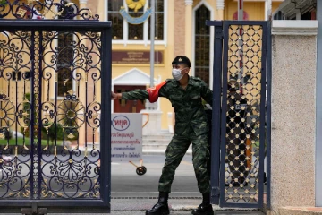 இராணுவ கல்லூரியில் சக வீரர்களை சுட்டுக் கொன்ற இராணுவ வீரர்!