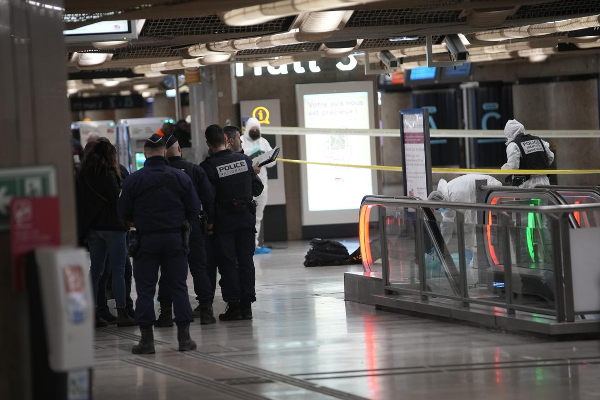 பிரான்ஸ் பரிசில் பரபரப்பை ஏற்படுத்திய தாக்குதல் சம்பவம்! | A Knife Attack At A Paris Train Station In France