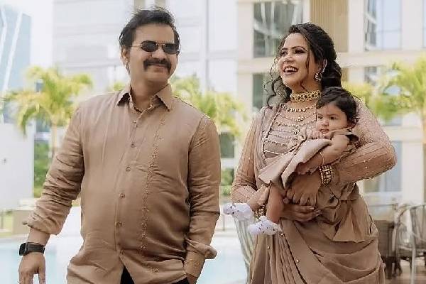 குழந்தையுடன் முதலாவது ஓணம் கொண்டாடிய ரெடின் கிங்ஸ்லி மனைவி ... வைரலாகும் காணொளி! | Redin Kingsley Wife Sangeetha Onam Special Video