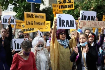 ஈரானில் ஹிஜாப் போராட்டத்தில் கைதான பல வெளிநாட்டவர்கள்