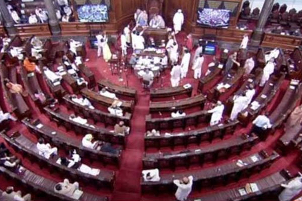 மம்தா கட்சி எம்.பிக்கள் 6 பேர் சஸ்பெண்ட்! வெங்கையா நாயுடு அதிரடி!! | Thirinamool Party 6 Mps Suspend From Rajyasabha