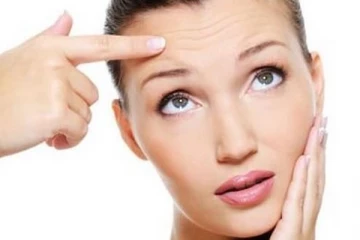 நெற்றியில் உள்ள கருமையை ஒரே நாளில் போக்க வேண்டுமா? இதே அசத்தலான டிப்ஸ்