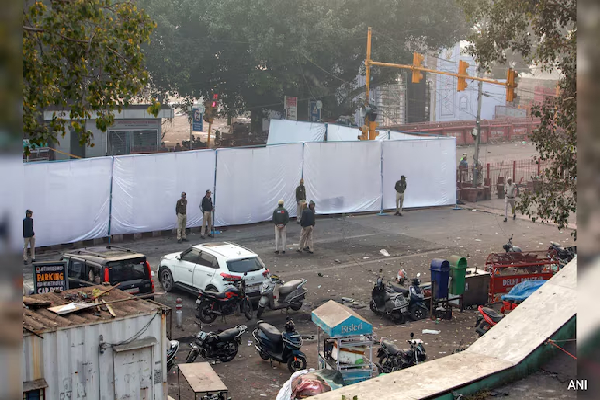 டெல்லி குண்டுவெடிப்பு : காவல்துறை வெளியிட்ட புதிய தகவல் | Suicide Attack Carried Out In Delhi Police