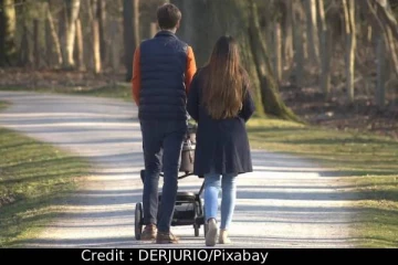 பிரசவ விடுப்பு தொடர்பில் விரைவில் சுவிஸ் பெற்றோர் சிலருக்கு நல்ல செய்தி?