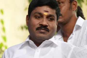 ஜிபி.முத்து ஒரு நடிகரே கிடையாது, ஆபாசமா பேசி வீடியோ தான் போடுவார் - பிரபல இயக்குனர் பரபரப்பு பேச்சு.,!