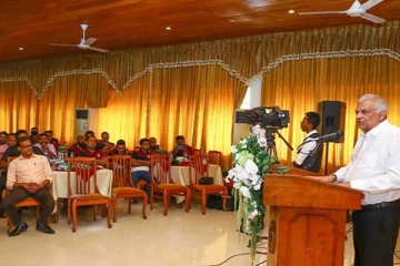 ජනපති හදිසි ඇරයුම පිළිගනී..!