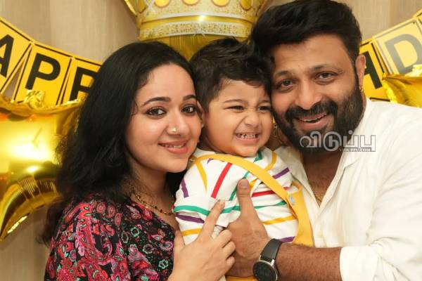 காதலிக்க நேரமில்லை சீரியல் நடிகையை நினைவு இருக்கா?.. தற்போது எப்படி உள்ளார் பாருங்க! | Actress Latest Photo With Kids Goes Viral