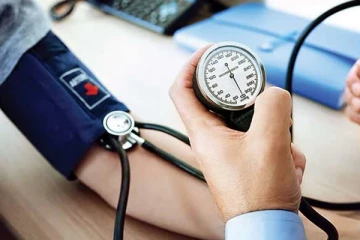 இரத்த அழுத்தத்தை குறைக்க இந்த உணவுகளை தவறாமல் சாப்பிடுங்க! உடனடி தீர்வை பெறலாம்