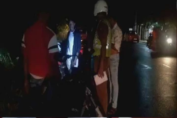 சற்று முன் விபத்தில் சிக்கிய முன்னாள் சபாநாயகர் ; குழந்தை உட்பட மூவர் வைத்தியசாலையில்