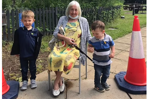 79 வயது மூதாட்டியை பிணைக் கைதியாக்கிய மருத்துவர்கள்! | The Doctors Held The 79 Year Old Woman Hostage