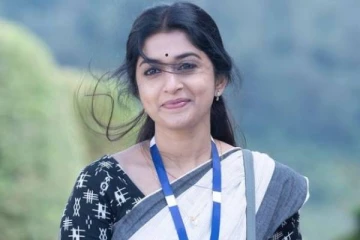 40 வயதிலும் ரசிகர்களை மயக்கும் மீரா ஜாஸ்மின்- லேட்டஸ்ட் க்ளிக் பார்த்து அசந்துபோன ரசிகர்கள்