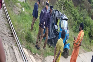 நானுஓயாவில் தொடருந்துடன் முச்சக்கர வண்டி மோதி விபத்து