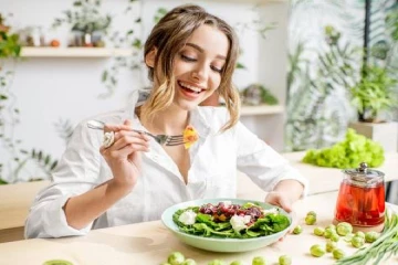 காலை நேரத்தில் இந்த உணவுகளை மட்டும் தப்பி தவறியும் சாப்பிடாதீங்க