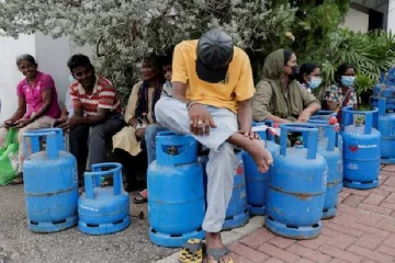 நெருக்கடிக்கு மக்களை பழக்கப்படுத்த முயற்சிக்கும் அரசாங்கம்:ஐக்கிய மக்கள் சக்தி