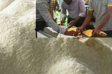 பால் மா விநியோக நிலையம் ஒன்றை அதிரடியாக சுற்றிவளைத்த அதிகாரிகள்!