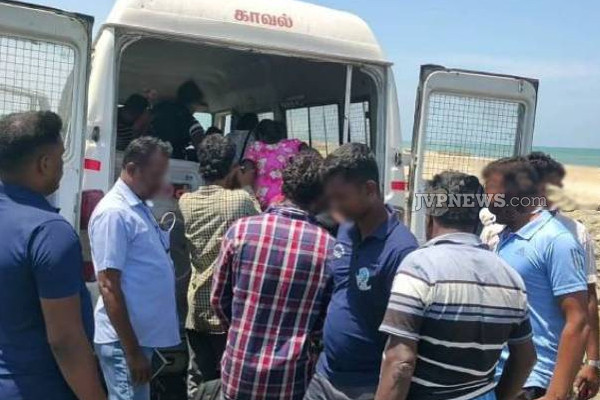 இலங்கையிலிருந்து தமிழகத்திற்கு சென்ற மேலும் 12 பேர்! | 12 More People Went To Tamil Nadu From Sri Lanka