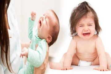 குழந்தைகள் அழுவதற்கு இத்தனை காரணங்கள் இருக்கா? தாய்மார்கள் கட்டாயம் தெரிஞ்சிக்கோங்க