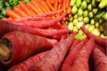 கேரட்டை பச்சையாக சாப்பிட்டால் என்ன நடக்கும் தெரியுமா? இனி தெரிஞ்சிட்டு சாப்பிடுங்க...!