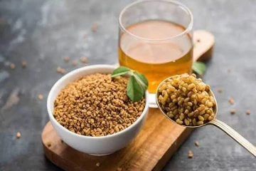 காலை எழுந்தவுடன் ஊறவைத்த வெந்தய நீரை பருகினால் உடலில் நடக்கும் அதிசயம் என்னென்ன தெரியுமா?