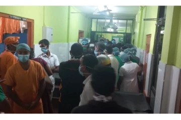 ලෙඩ වූ මාතර ප්‍රාදේශීය ලේකම් රෝහලේ සිරකර සිදු කර ඇති වැඩේ..