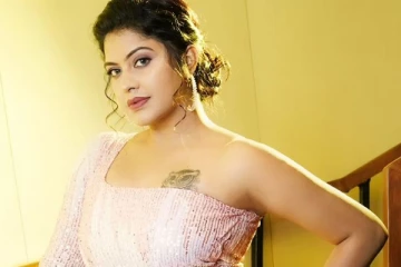 டாட்டூவை காட்டி ஹாட் போஸ் கொடுத்த ரச்சிதா.. லேட்டஸ்ட் ஸ்டில்கள்