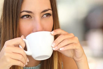 காலையில் வெறும் வயிற்றில் டீ பருகுவது ஆபத்தை ஏற்படுத்துமா?