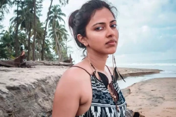 நடிகர் அமலா பாலின் அம்மாவும் இவ்வளவு ஸ்டைலாக உள்ளாரே ! வெளியான லேட்டஸ்ட் போட்டோ..