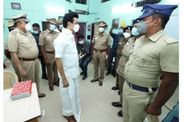 காவல் நிலையத்தில் திடீர் ஆய்வு மேற்கொண்ட முதலமைச்சர் மு.க.ஸ்டாலின் - அரண்டுபோன காவல்துறையினர்