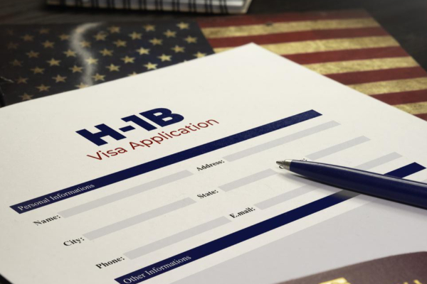 டெக்சாஸ் மாகாணத்தில் உடனடியாக நிறுத்தப்பட்ட H-1B விசா | H 1B Visas Halted Immediately In Texas