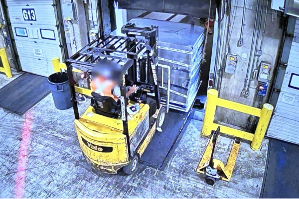 கனடா விமான நிலையத்தில் தங்கக்கட்டிகள் கொள்ளையடிக்கப்பட்ட விவகாரம்: மேலும் ஒருவர் கைது | One Arrested In Canada Project 24K Gold Heist