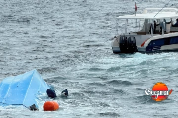 දරුණු අනතුරක් බෝට්ටුවක් පෙරළේ - තුන් දෙනෙක් මරුට