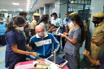 இலங்கை செல்ல முயன்ற இங்கிலாந்தை சேர்ந்தவர் கைது