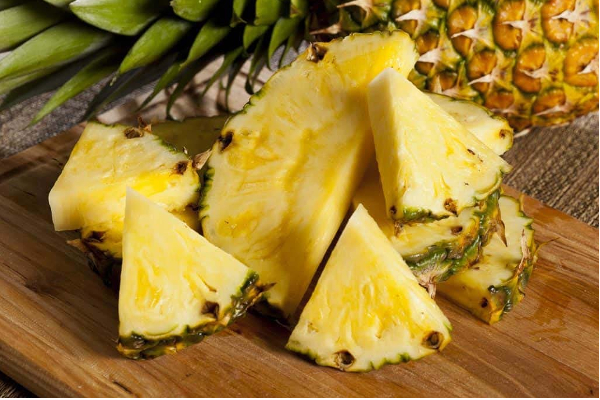 சர்க்கரை நோயாளிகள் அன்னாசி பழம் சாப்பிடுவது பாதுகாப்பானதா? | Diabetes People Eat Pineapple