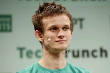 இந்தியாவுக்கு ரூ.7,300 கோடி நன்கொடை வழங்கிய 27 வயது இளைஞர்: யார் அவர்?