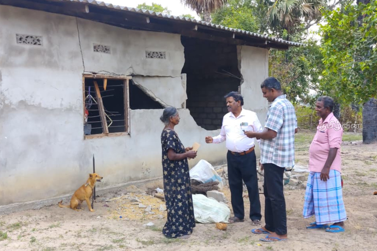 முல்லைத்தீவில் அதிகரிக்கும் யானை அட்டகாசம் - நேரில் சென்று பார்வையிட்ட எம்.பி. ரவிகரன் | Escalating Elephant Menace In Mullaitivu முல்லைத்தீவில் அதிகரிக்கும் யானை அட்டகாசம் - நேரில் சென்று பார்வையிட்ட எம்.பி. ரவிகரன் | Escalating Elephant Menace In Mullaitivu