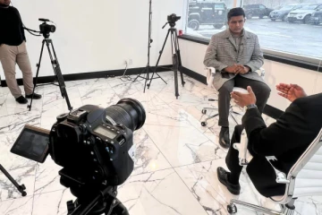දෙරණෙ චතුර අල්විස් ලංකාව අතහැර පවුල් පිටින් කැනඩාවට යයි..ඇත්තටම ගිය හේතුව මෙන්න.(PHOTOS)