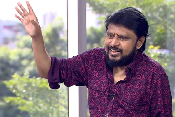 சூர்யவம்சம் படத்தில் முதன் முதலில் நடிக்கவிருந்த நடிகர்.. இயக்குநர் விக்ரமன் ஓபன் டாக் | Manivannan Is Not First Choice For Suryavamsam