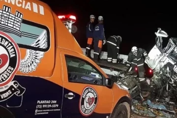 சுற்றுலா சென்ற 25 பேர் பரிதாப உயிரிழப்பு